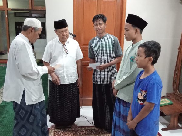 Masjid Jami' Al-Mabrur Luncurkan Bantuan Pendidikan