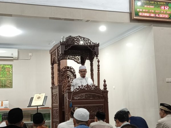 Kultum Tarawih: Dr. Ilham Wahyudi Bahas Rukun Puasa di Masjid Al-Mabrur