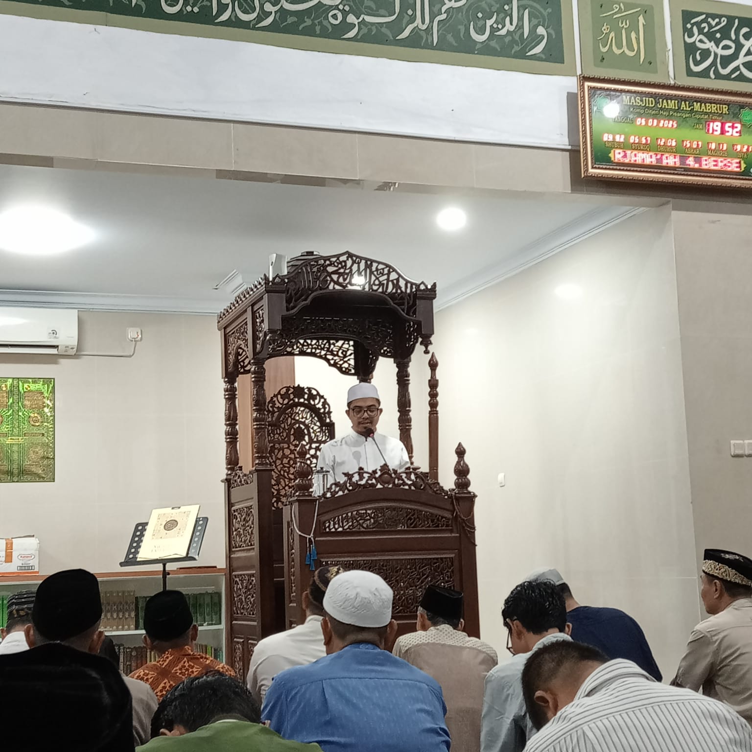 Kultum Tarawih: Dr. Ilham Wahyudi Bahas Rukun Puasa di Masjid Al-Mabrur Kultum Tarawih: Dr. Ilham Wahyudi Bahas Rukun Puasa di Masjid Al-Mabrur