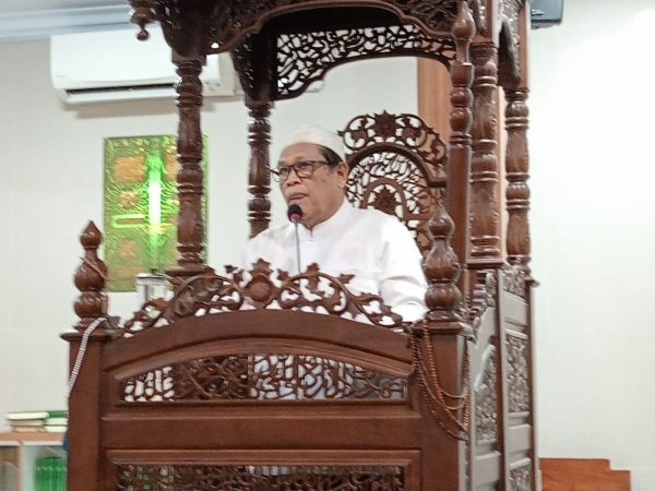 Kultum di Masjid Jami' Al-Mabrur: Ustadz Drs. H. Achmad Kartono, M.Si Paparkan 4 Perilaku Kunci Keselamatan Dunia Akhirat
