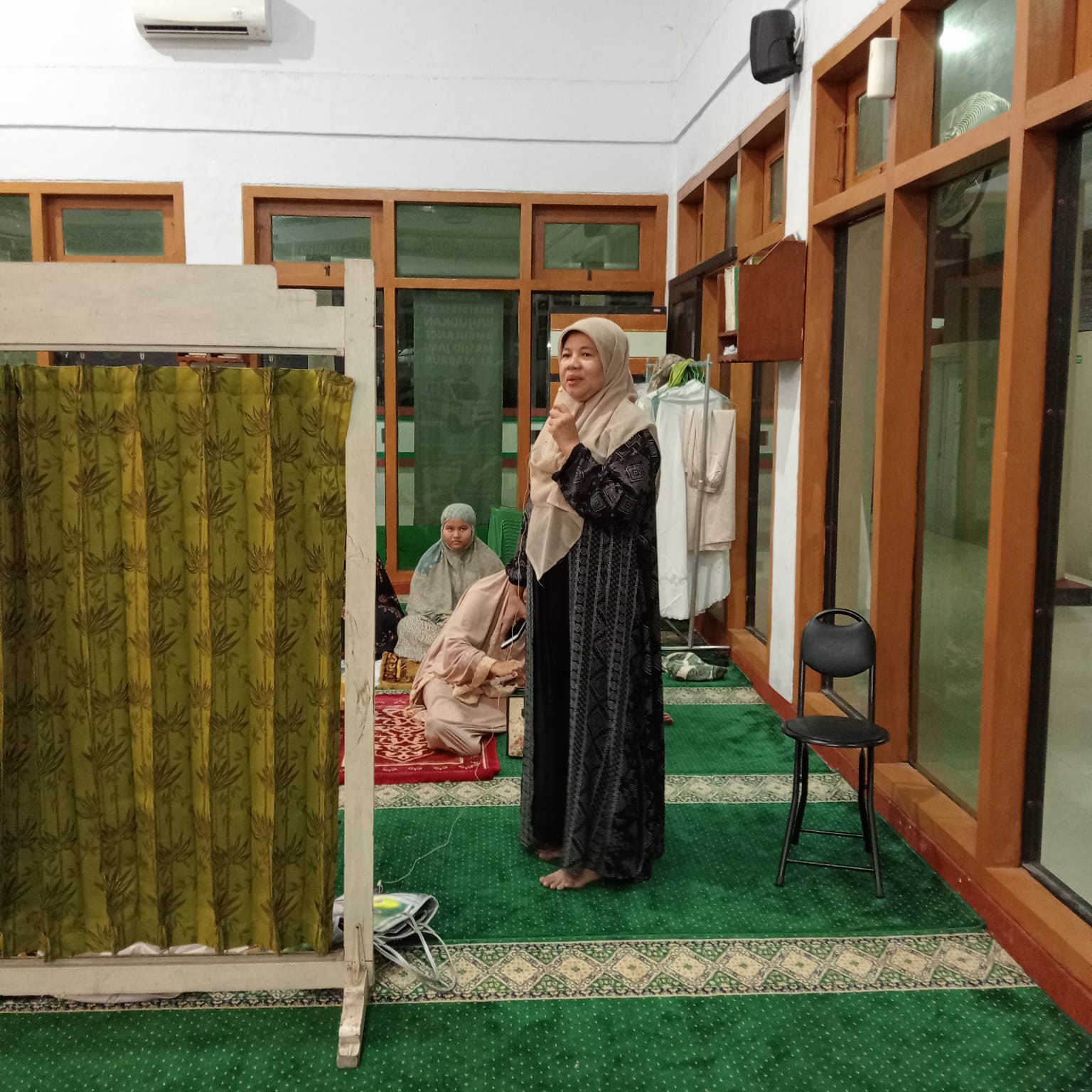 Kultum Ramadhan di Masjid Jami' Al-Mabrur: Ustadzah Siti Nadroh Ajak Jamaah Meningkatkan Taqwa