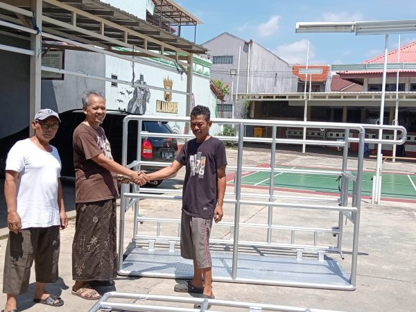 Masjid Al-Mabrur Terima Donasi Peralatan Jagal