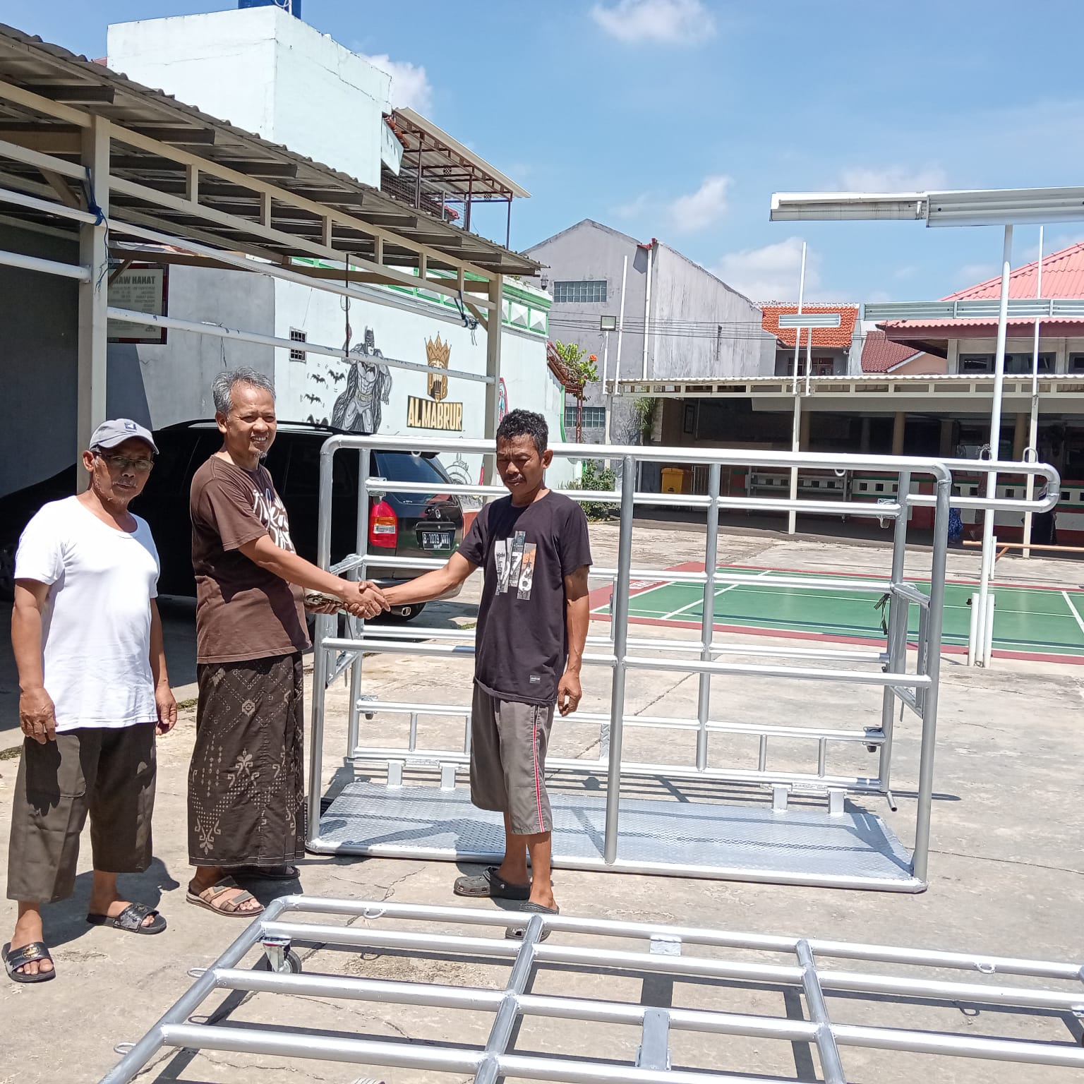 Masjid Al-Mabrur Terima Donasi Peralatan Jagal